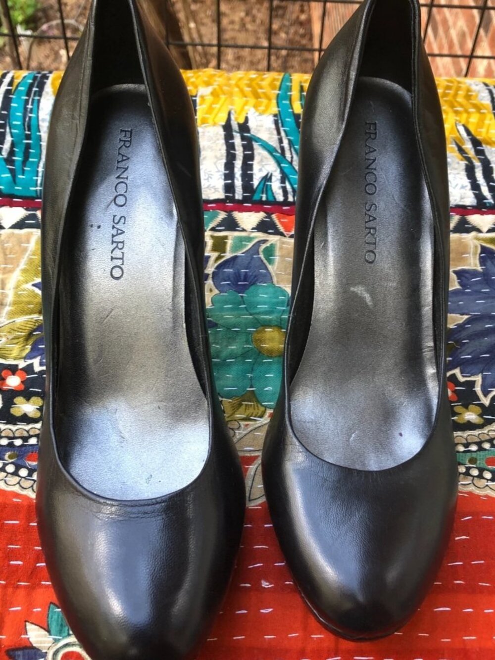 Franco Sarto Napoli Black leather pumps; heels, sz 9.5 US